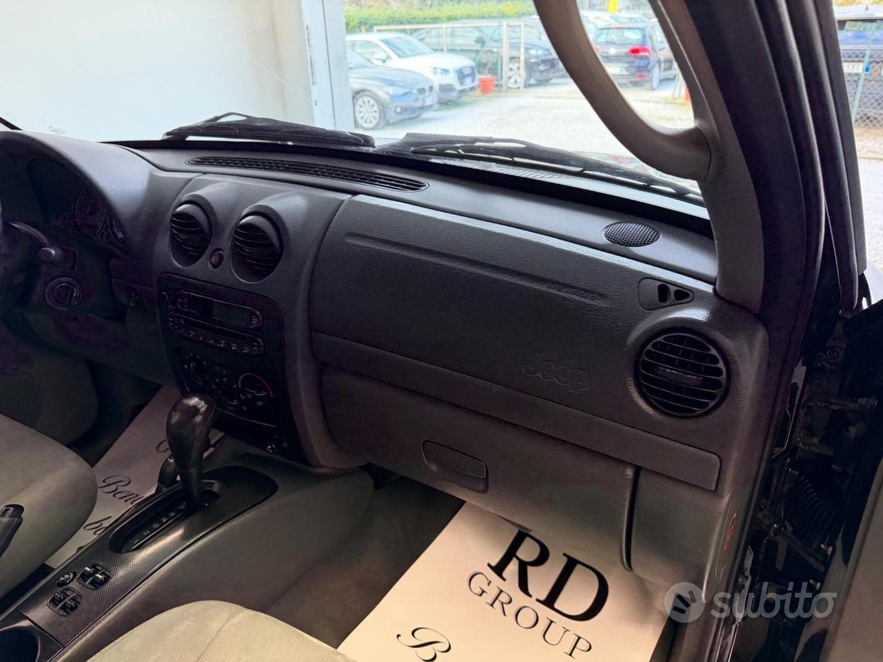 Jeep Cherokee 2.8 CRD Sport automatica