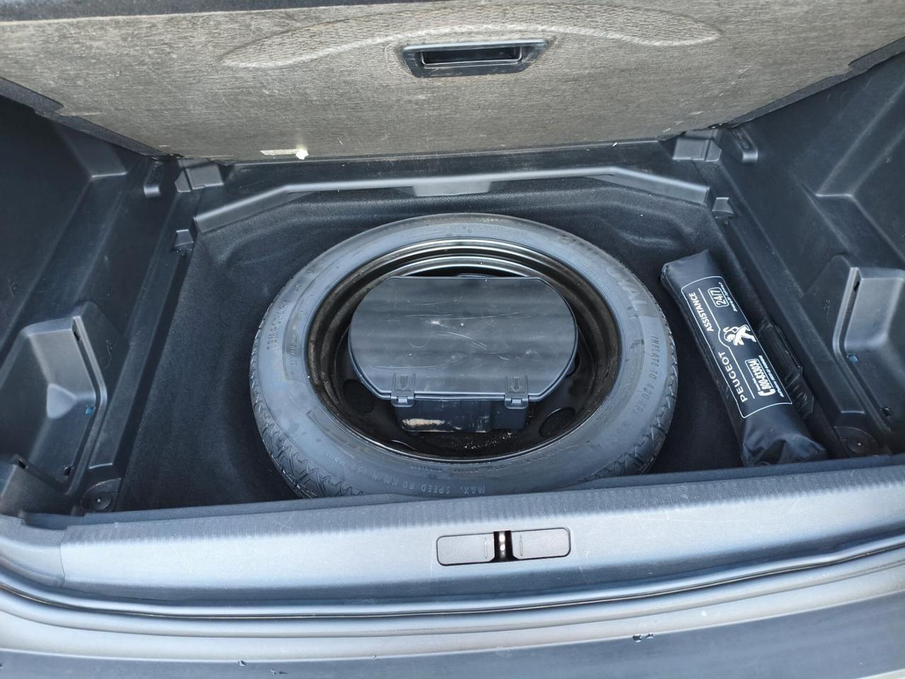 Peugeot 3008 BlueHDi 130 S&S EAT8 Business