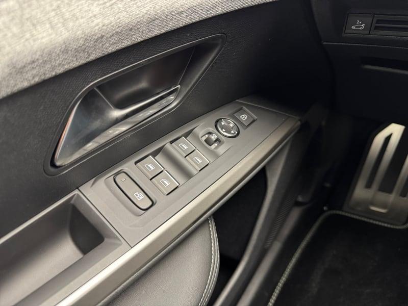 PEUGEOT 5008 HYBRID 136 E-DCS6 GT
