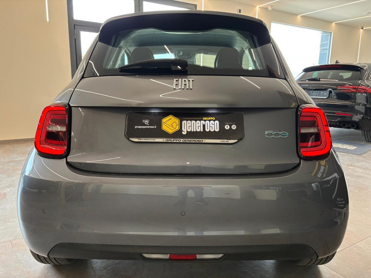 Fiat 500 500e Berlina 42 kWh La Prima