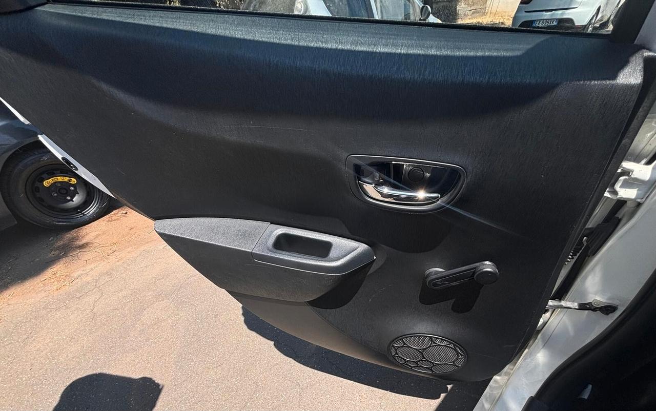 Toyota Yaris 1.4 D-4D 5 porte Lounge
