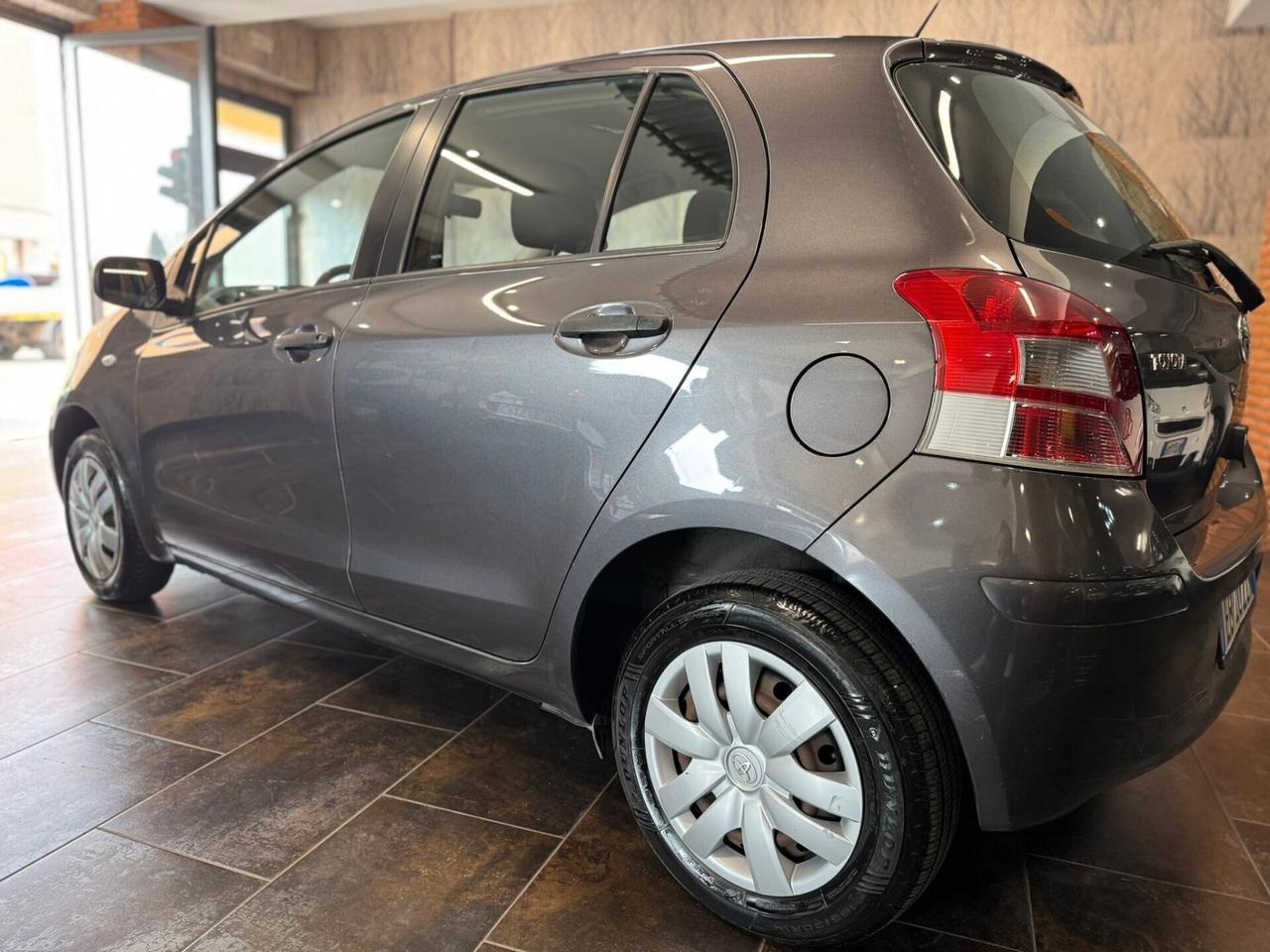 Toyota Yaris 1.0 5 porte Now Eco