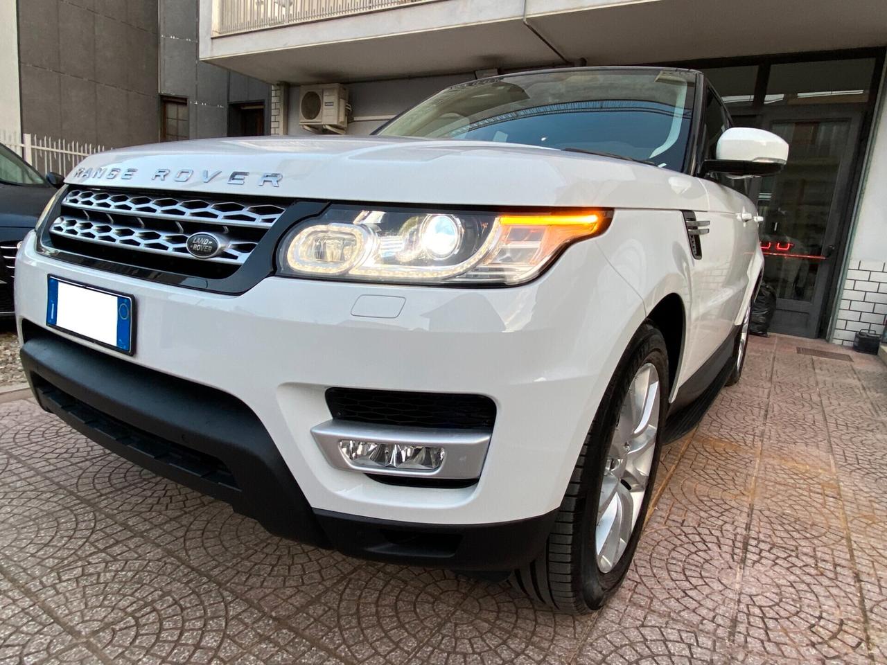 Land Rover Range Rover Sport 3.0 TDV6 HSE