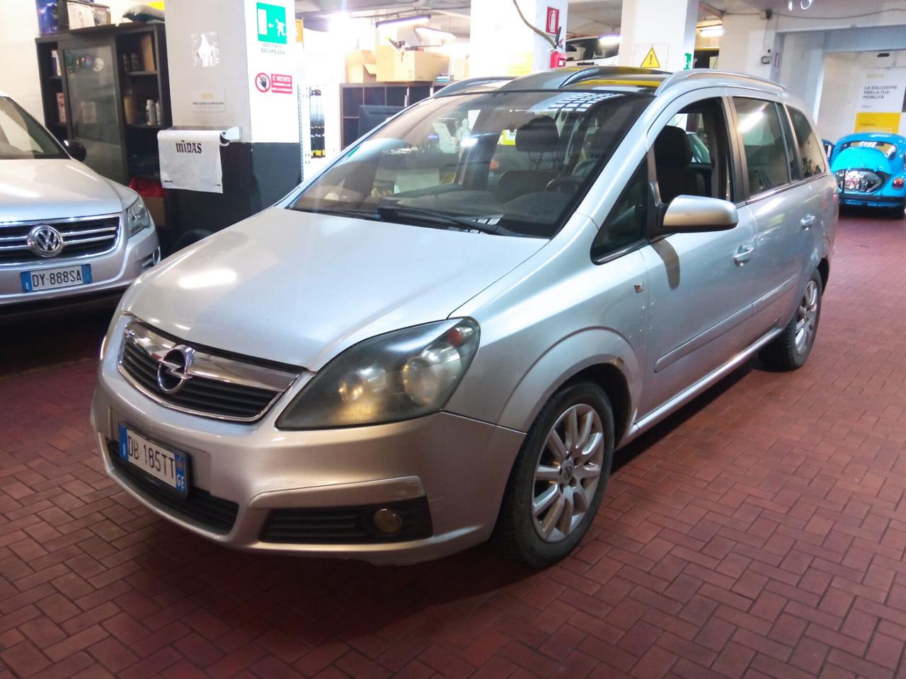 Opel Zafira 1.9 CDTI 120CV Cosmo 7 POSTI