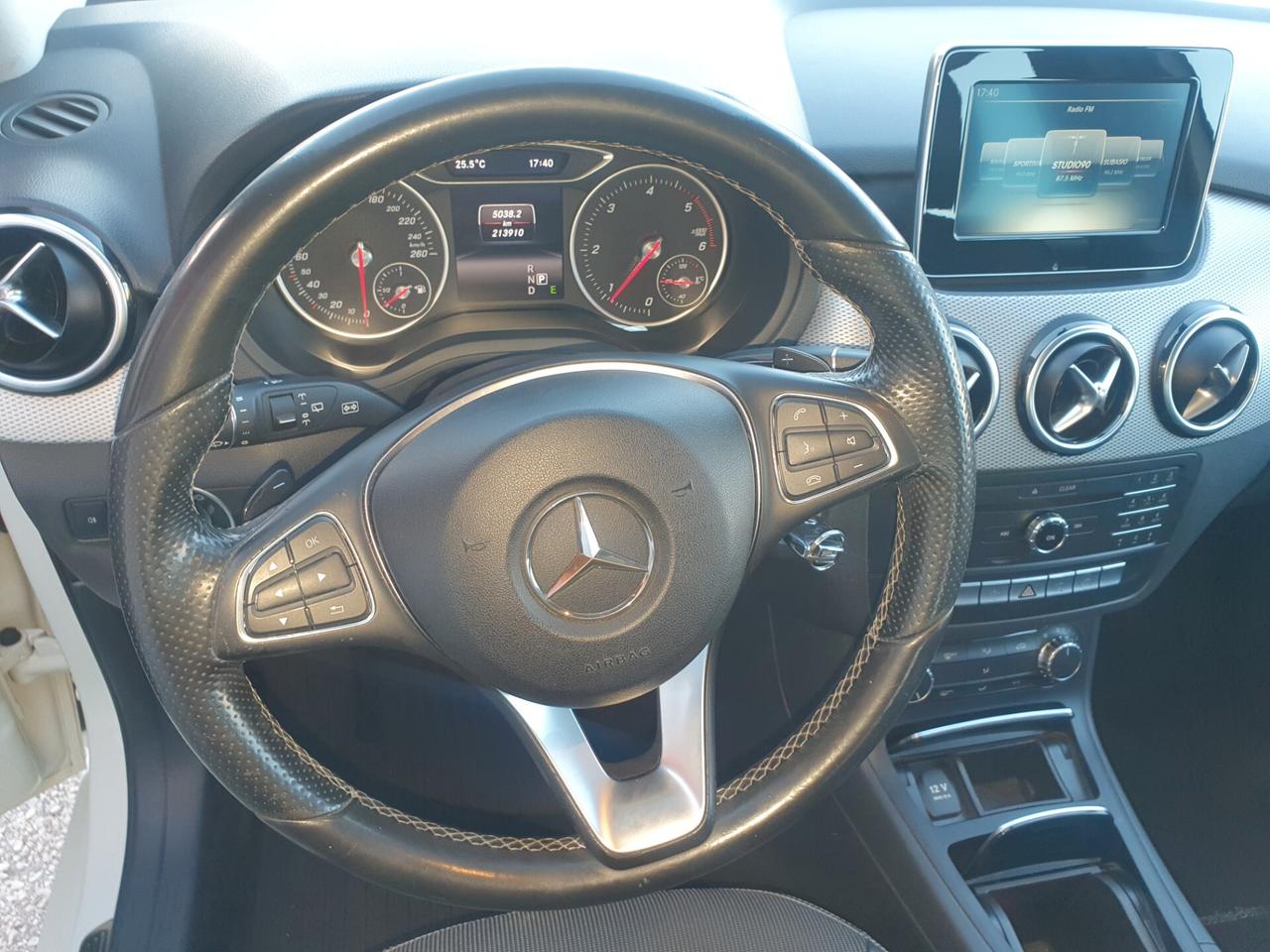 Mercedes-benz B 180 B 180 d Automatic Premium