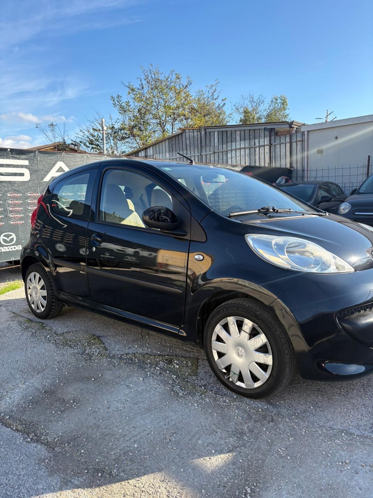 Peugeot 107 1.0 68CV 5p. Sweet Years 2Tronic