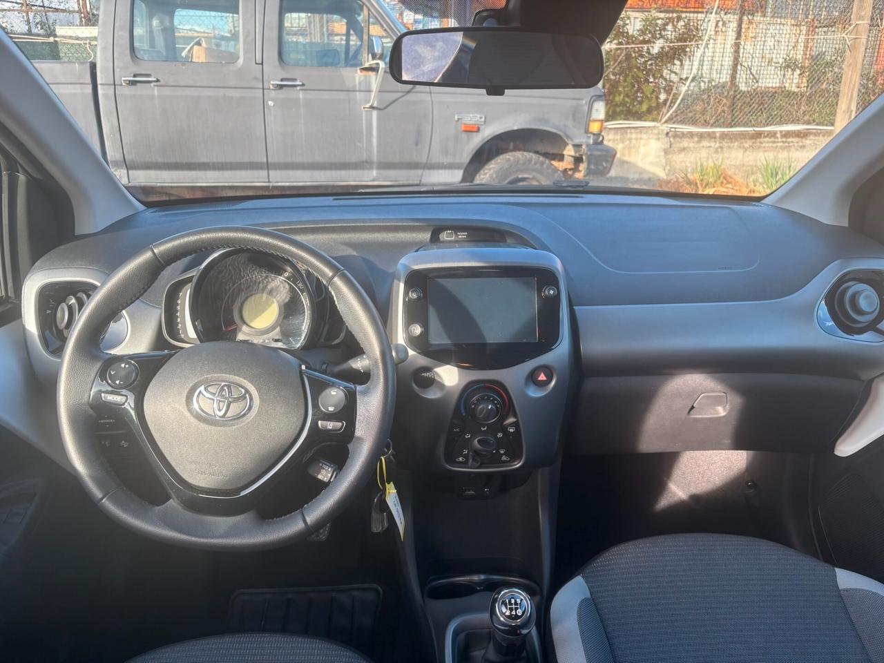 Toyota Aygo Connect 1.0 VVT-i 72 CV 5 porte x-play