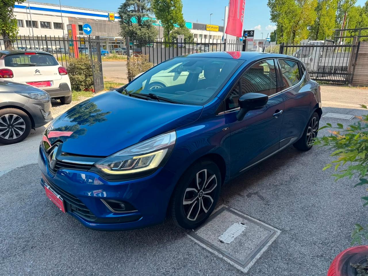 Renault Clio 0.9 TCe 90CV Moschino Intens