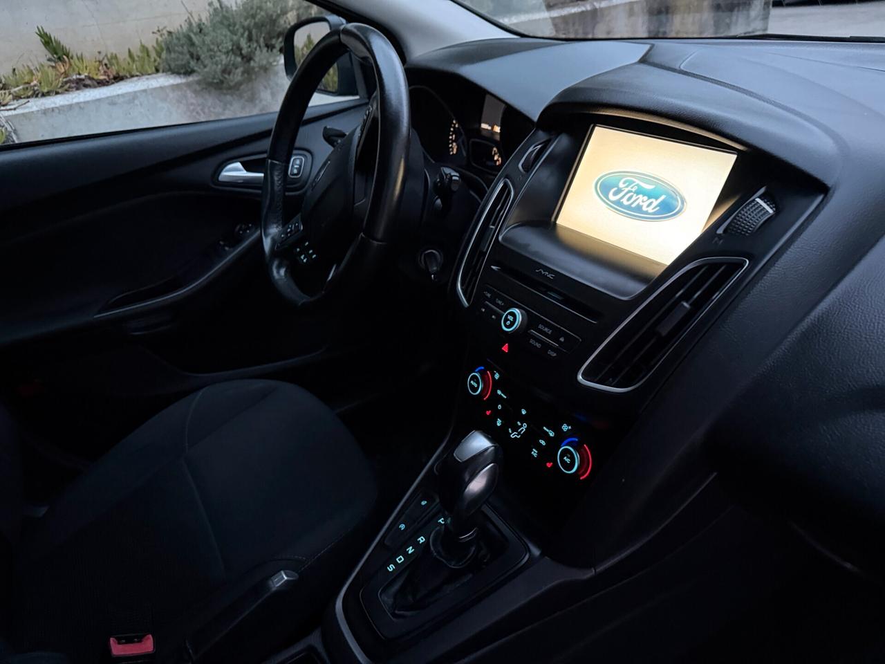 Ford Focus SW 1.0 Eco Boost 125 CV Cambio Automatico.