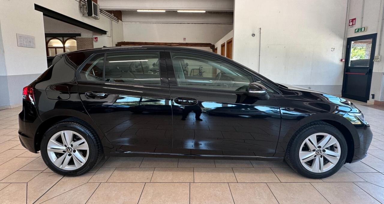 VOLKSWAGEN GOLF LIFE 2.0 TDI 116CV *CARPLAY*LUCI*NEOPATENTATI*