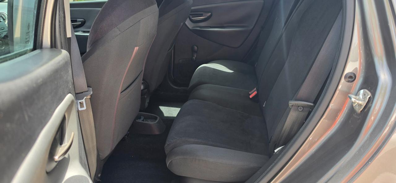 Lancia Ypsilon YPSISILON 0.9 TWINAIR ECOCHIC GOLD