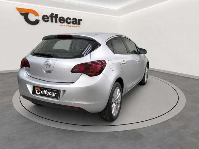 Opel Astra 1.6 16V VVT 5 porte Cosmo