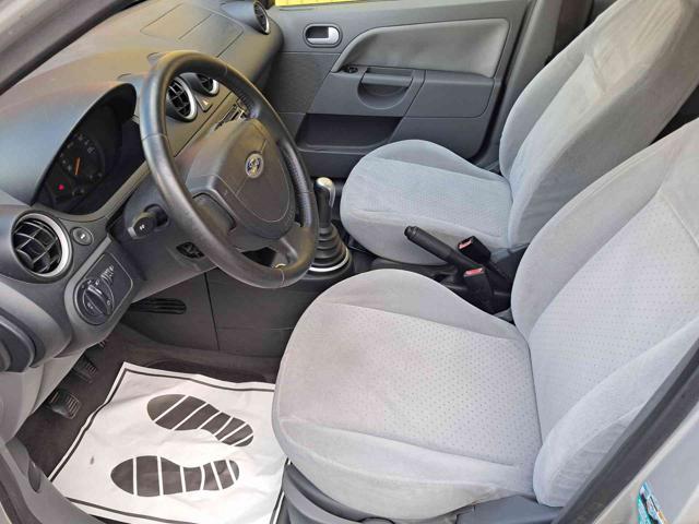 FORD Fiesta 1.4 16V 5p. Ghia ok neopatentati