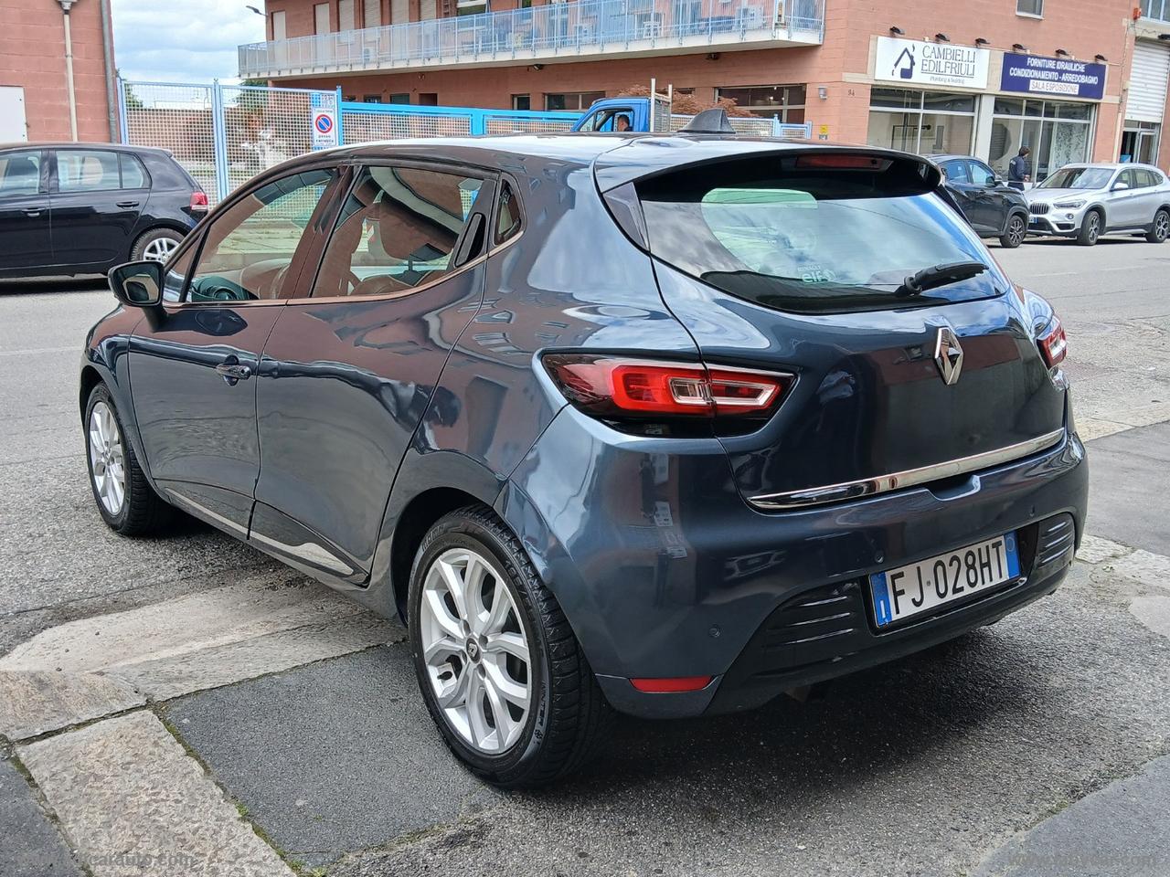 RENAULT Clio 1.2 75 CV 5p. Duel