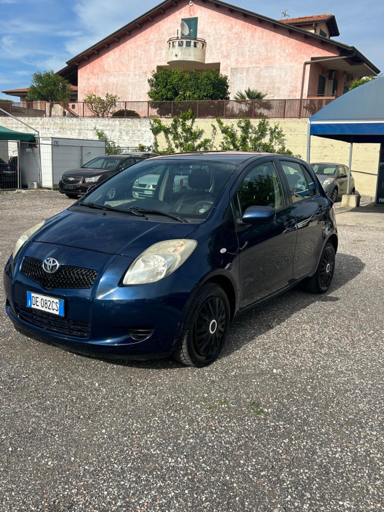 Toyota Yaris 1.0 5 porte