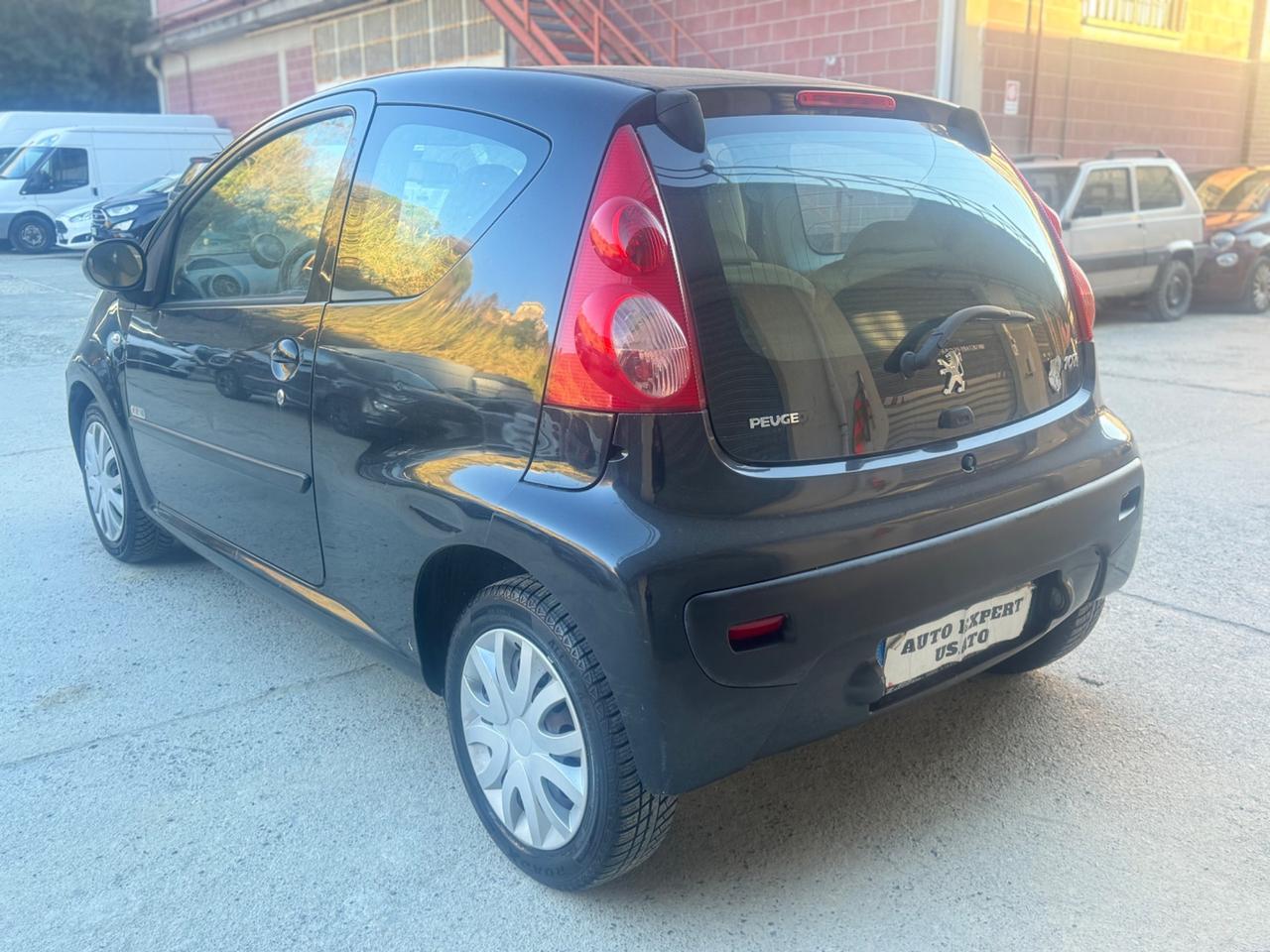 Peugeot 107 1.0 68CV 3p. Sweet Years 2006