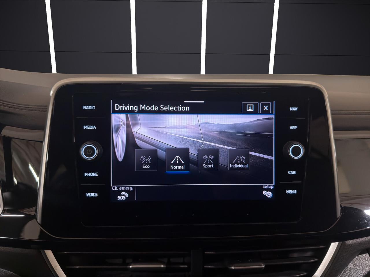 Volkswagen T-Roc 2.0 TDI 150 CV DSG 4MOTION R-Line