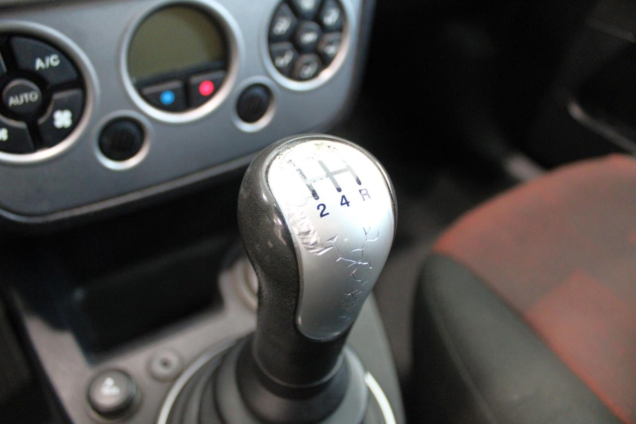 FORD Fiesta 1.6 TDCi Ghia - 2006