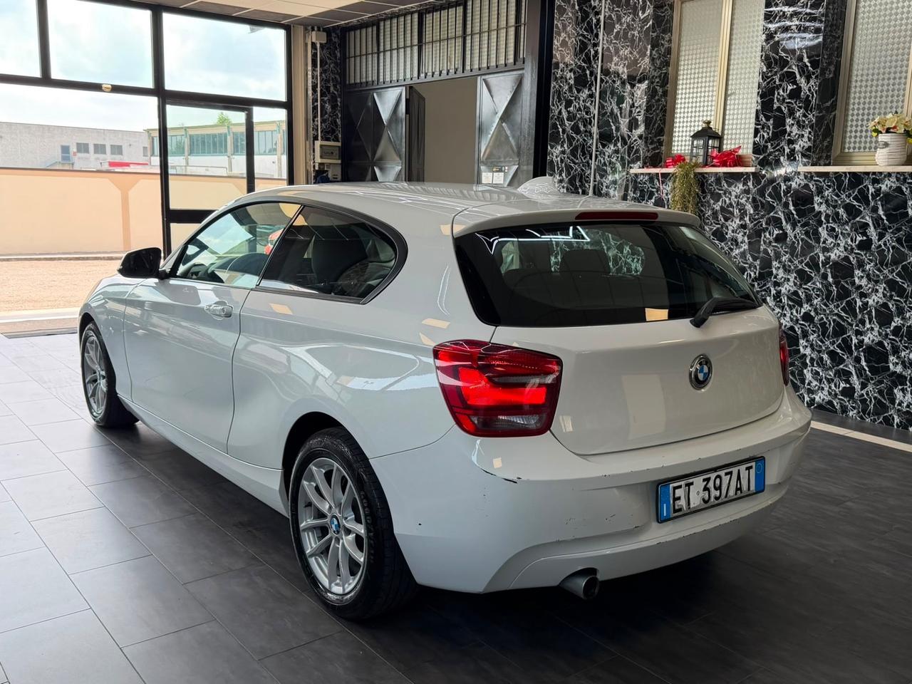 Bmw 116 116d 3p. Urban