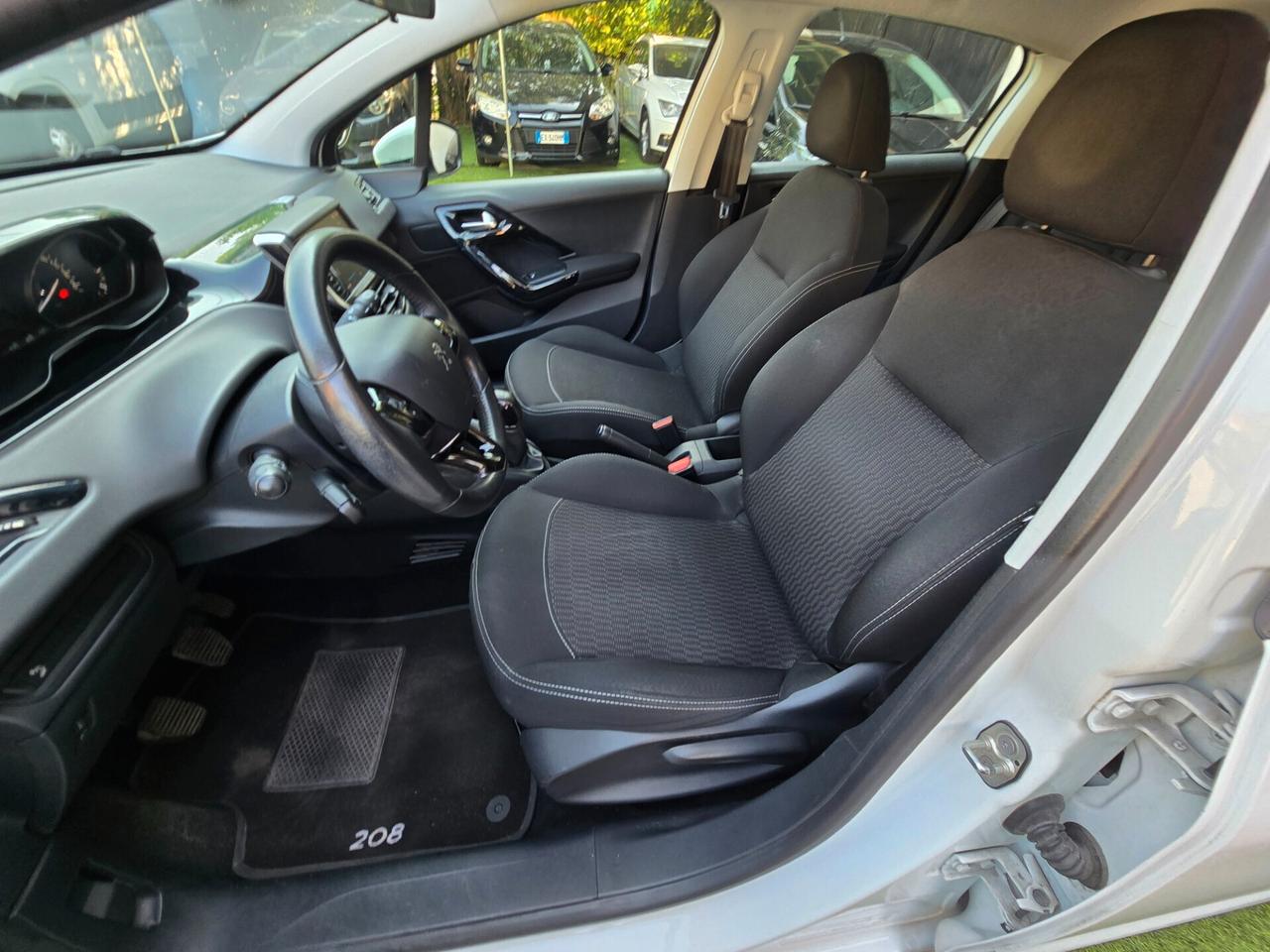 Peugeot 208 1.6HDI 75CV Allure 94000KM-2018