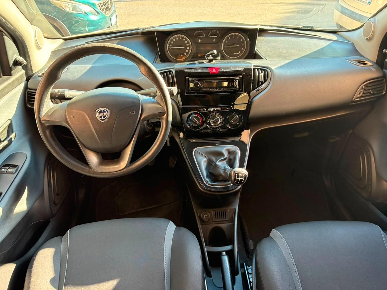 Lancia Ypsilon 1.2 69 CV 5 porte Silver