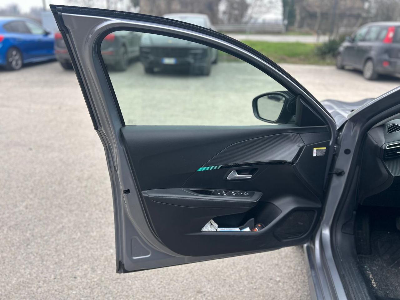 Peugeot 208 Allure e-208 #9540