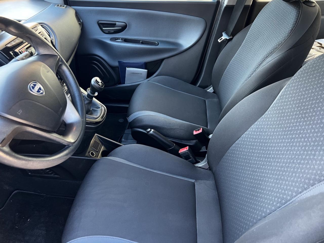 Lancia Ypsilon 1.2 69 CV 5 porte S&S Platinum Perfetta Ok Neopatentati