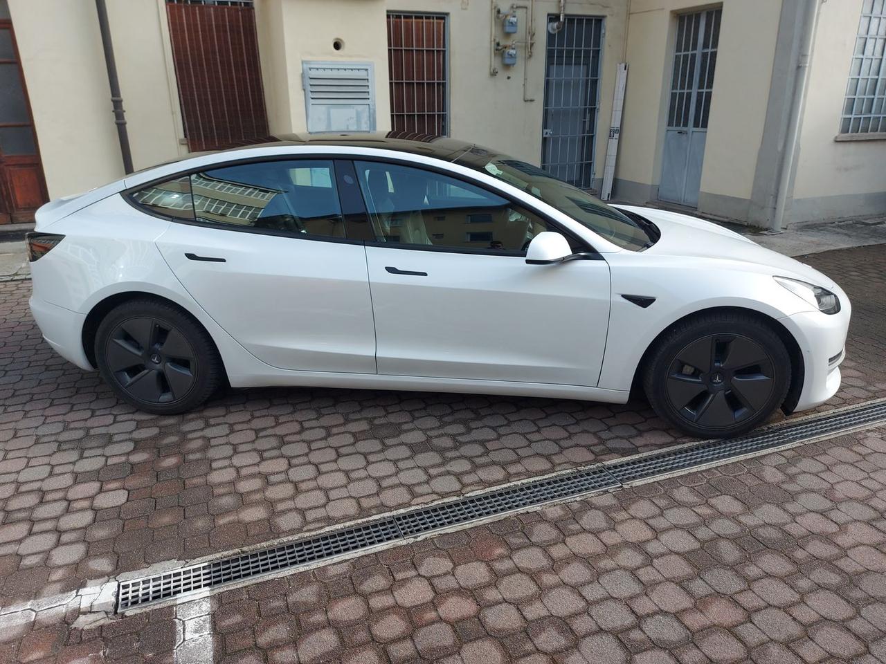 Tesla Model 3 Long Range