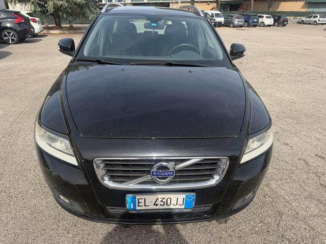 VOLVO V50 D2 R-design senza nessun lavoro da fare