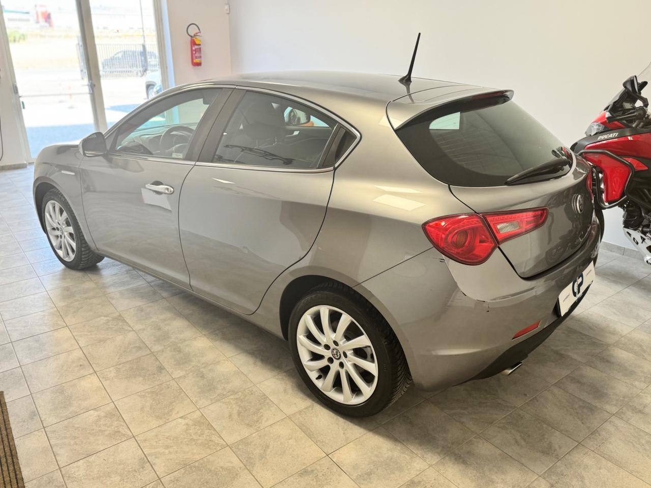 Alfa Romeo Giulietta 1.6 JTDm-2 120 CV Distinctive