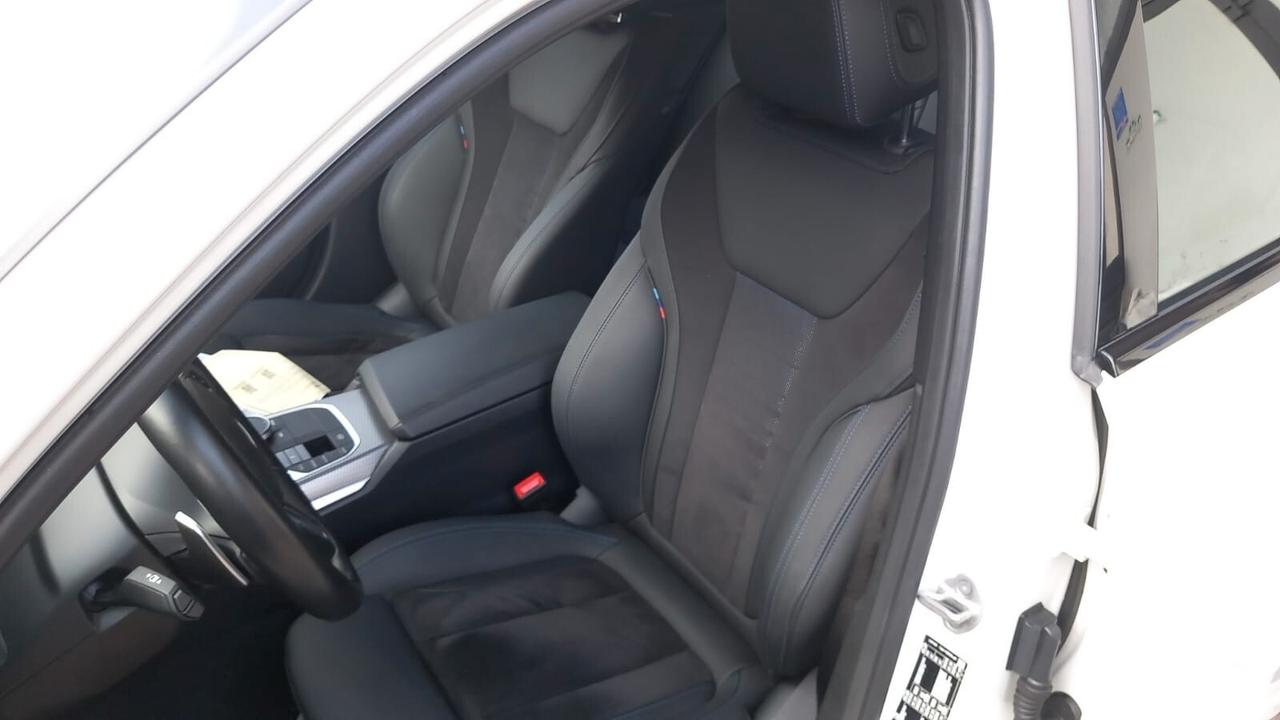 BMW 320d Touring Pacchetto M-Sport SHZ NAVI LED