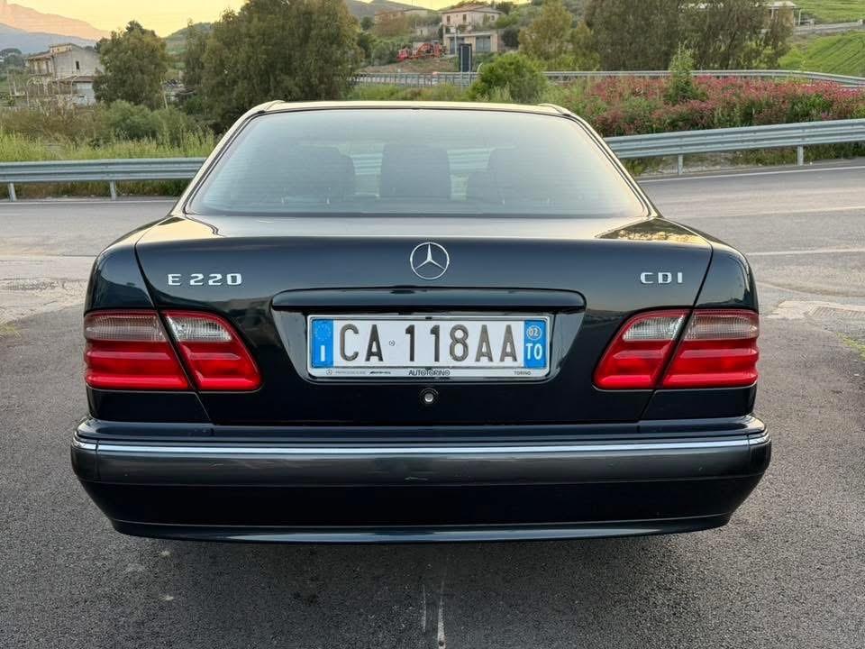 Mercedes-benz E 220 CDI cat Elegance