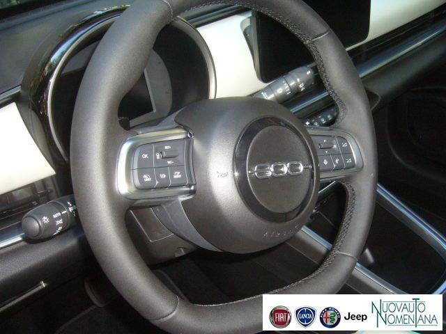 FIAT 600 Hybrid 110CV DCT6 MHEV La Prima NAVI / TELECAMERA