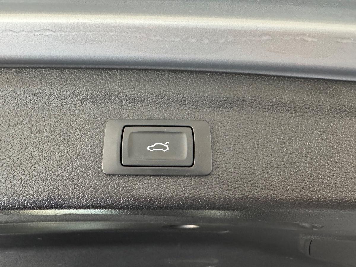 AUDI Q3 35TDI S tronic Business UNICO PROP/ MATRIX