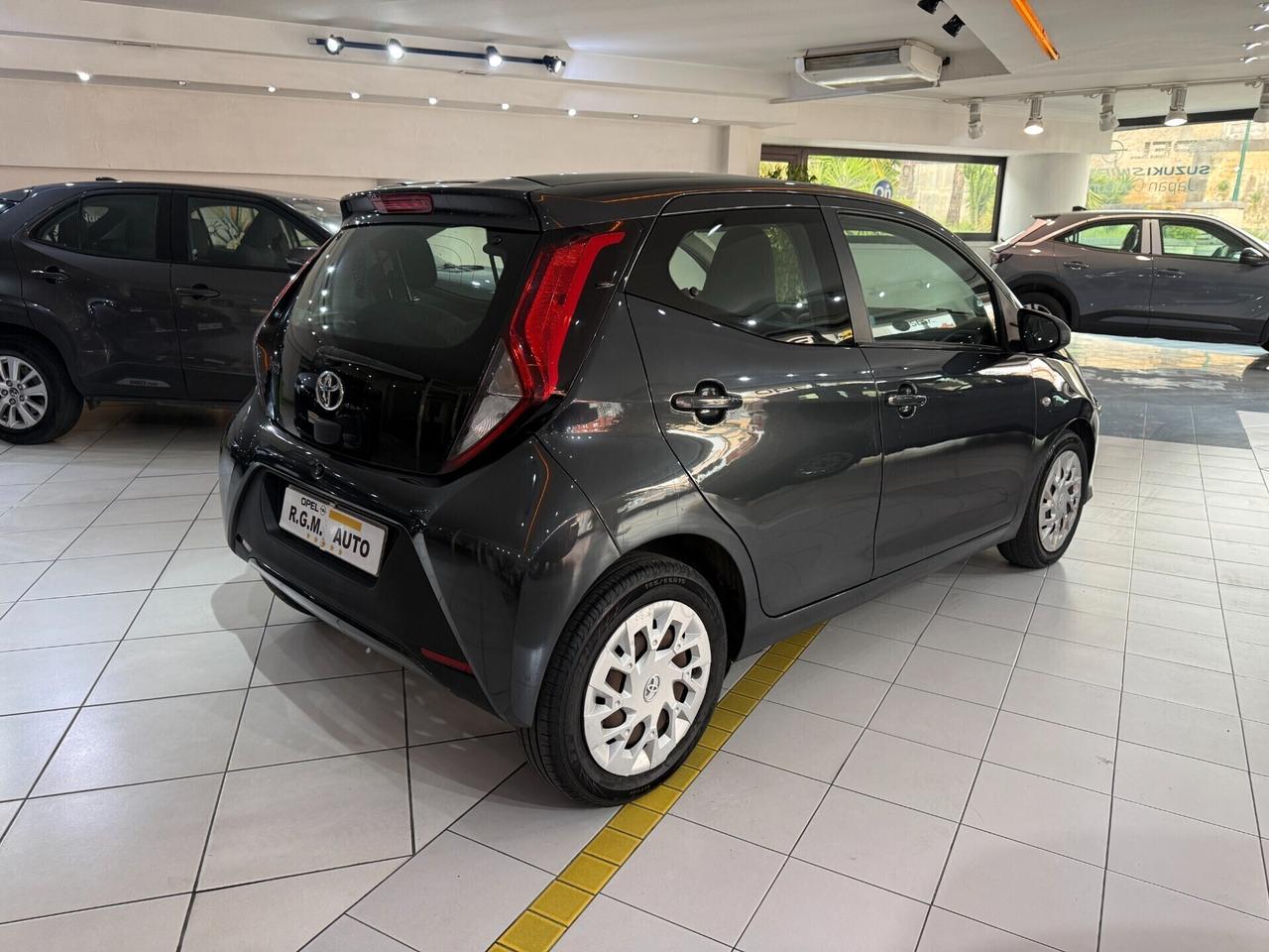 Toyota Aygo 1.0 VVT-i 72 CV 5 porte x-play MMT
