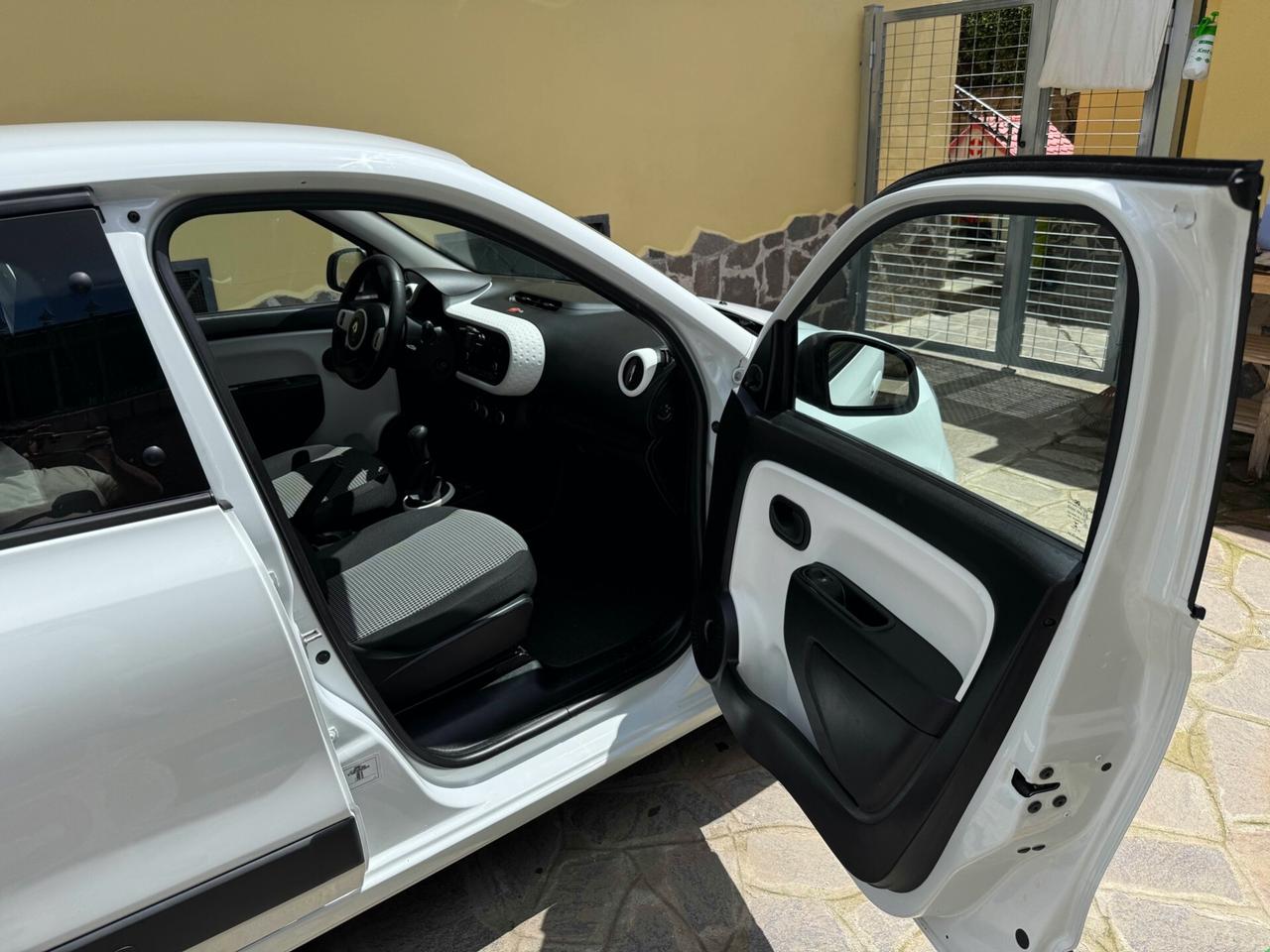 Renault Twingo euro 6 90000 km garanzia permute