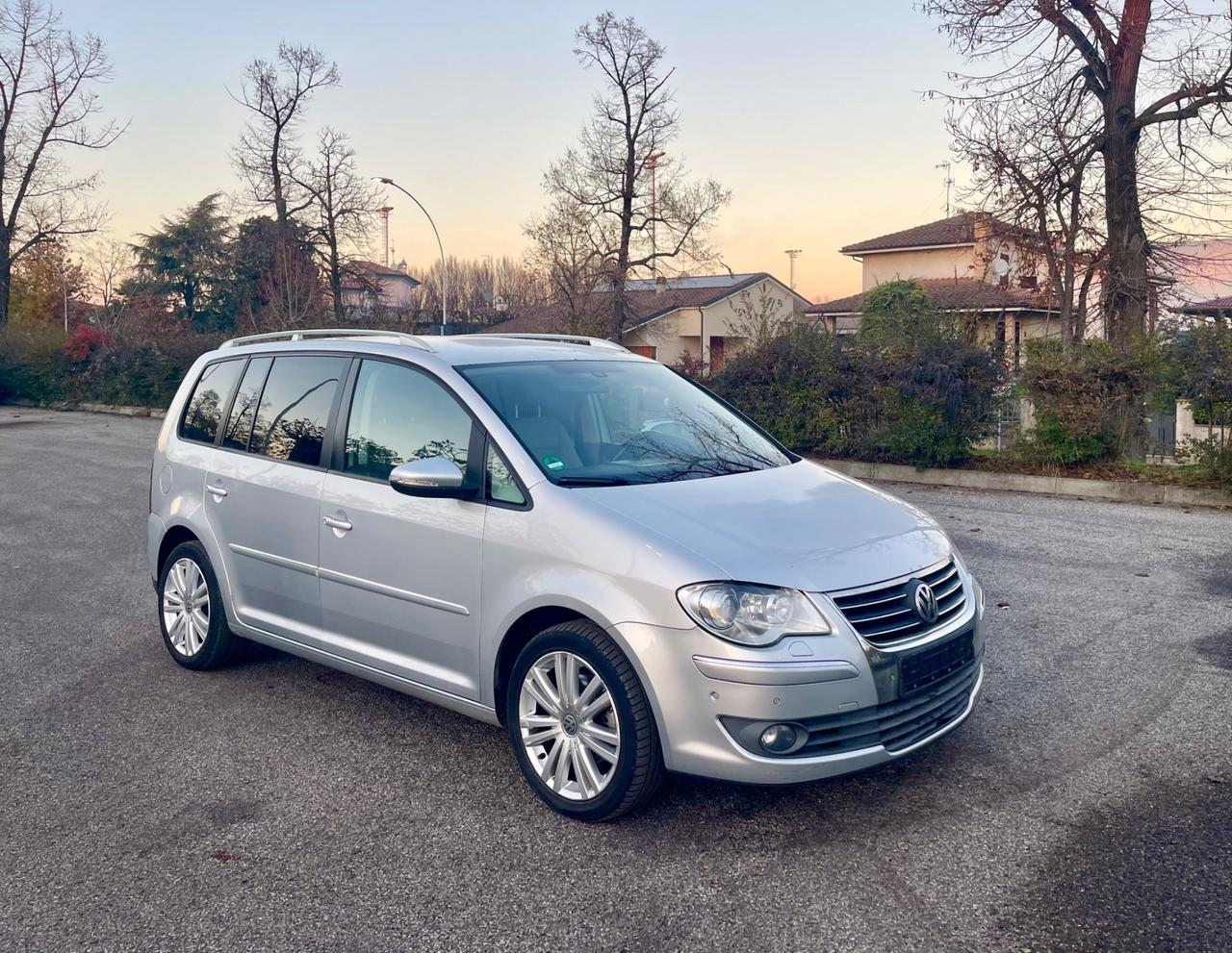 Volkswagen Touran Business 2.0 TDI 140 CV DSG Highline