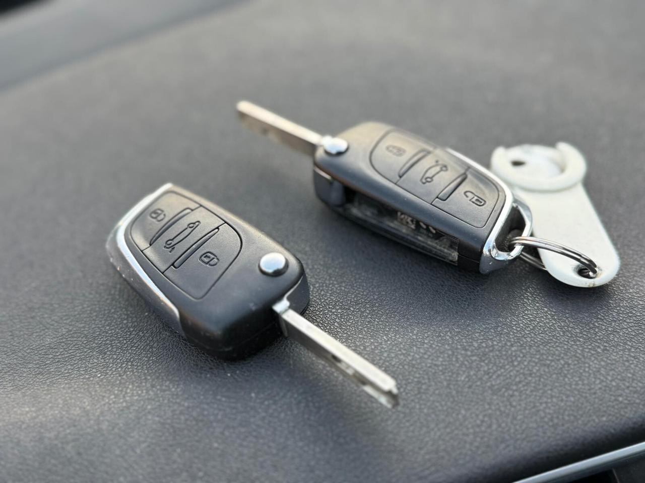 Citroen C4 Berlina 1.6 Neopatentati