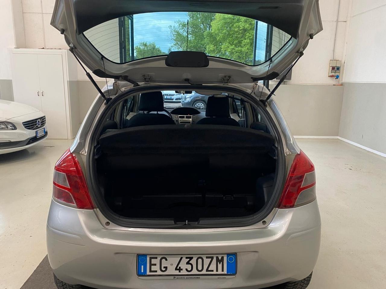 Toyota Yaris 1.0 5 porte Sol