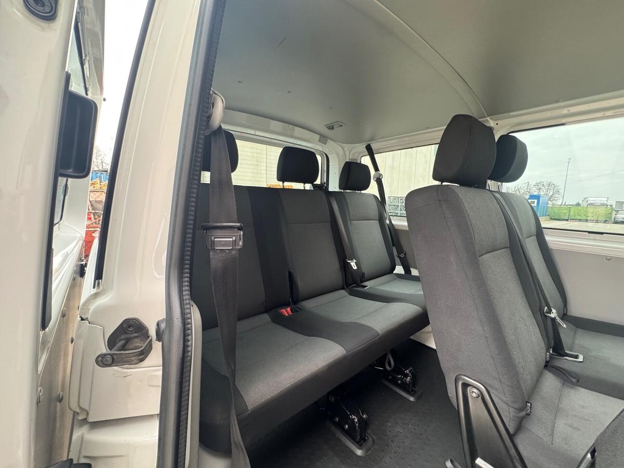 Volkswagen Transporter 2.0 TDI 9 posti