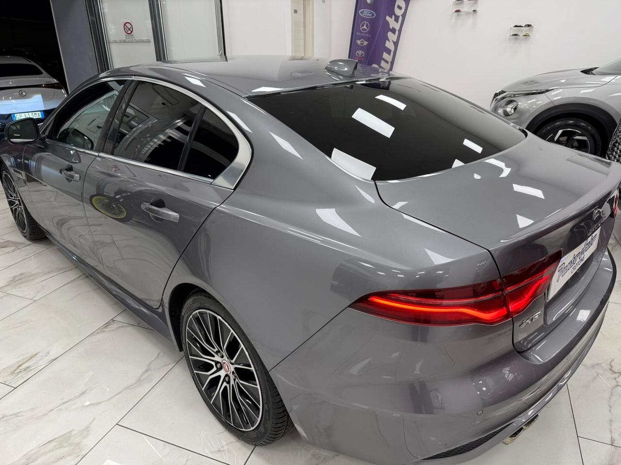 Jaguar XE 2.0 D 180 CV aut. R-Sport