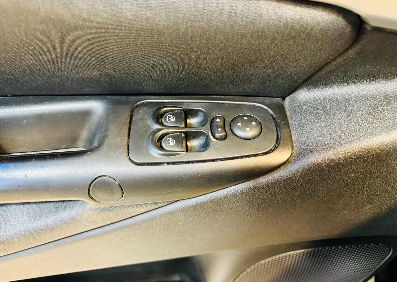 Lancia Ypsilon 3Porte 1.2 69 CV - Distribuzione nuova!