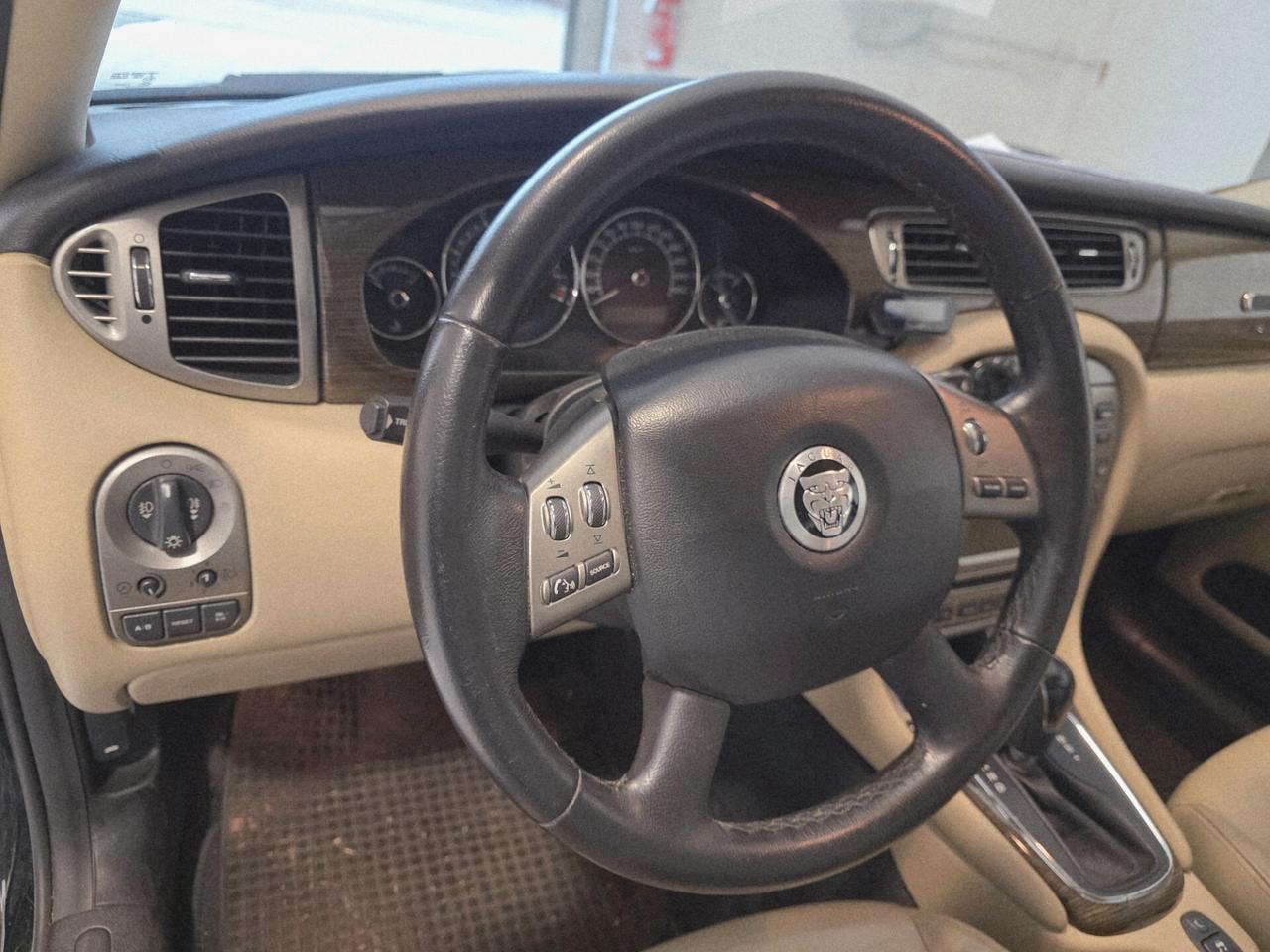 Jaguar X-Type 2.2D cat aut. Premium Luxury cDPF