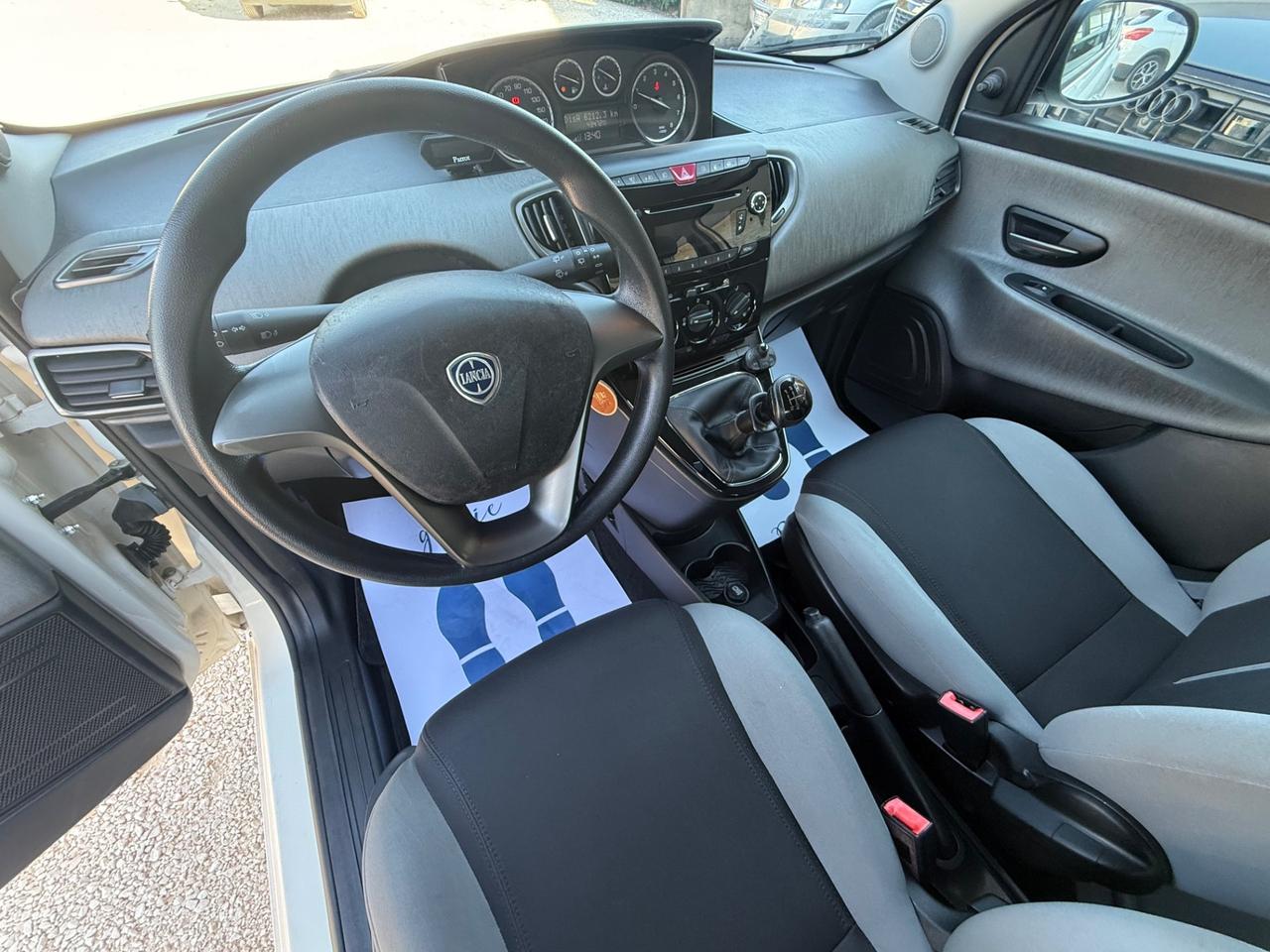Lancia Ypsilon 1.2 69 CV 5 porte GPL Ecochic Silver