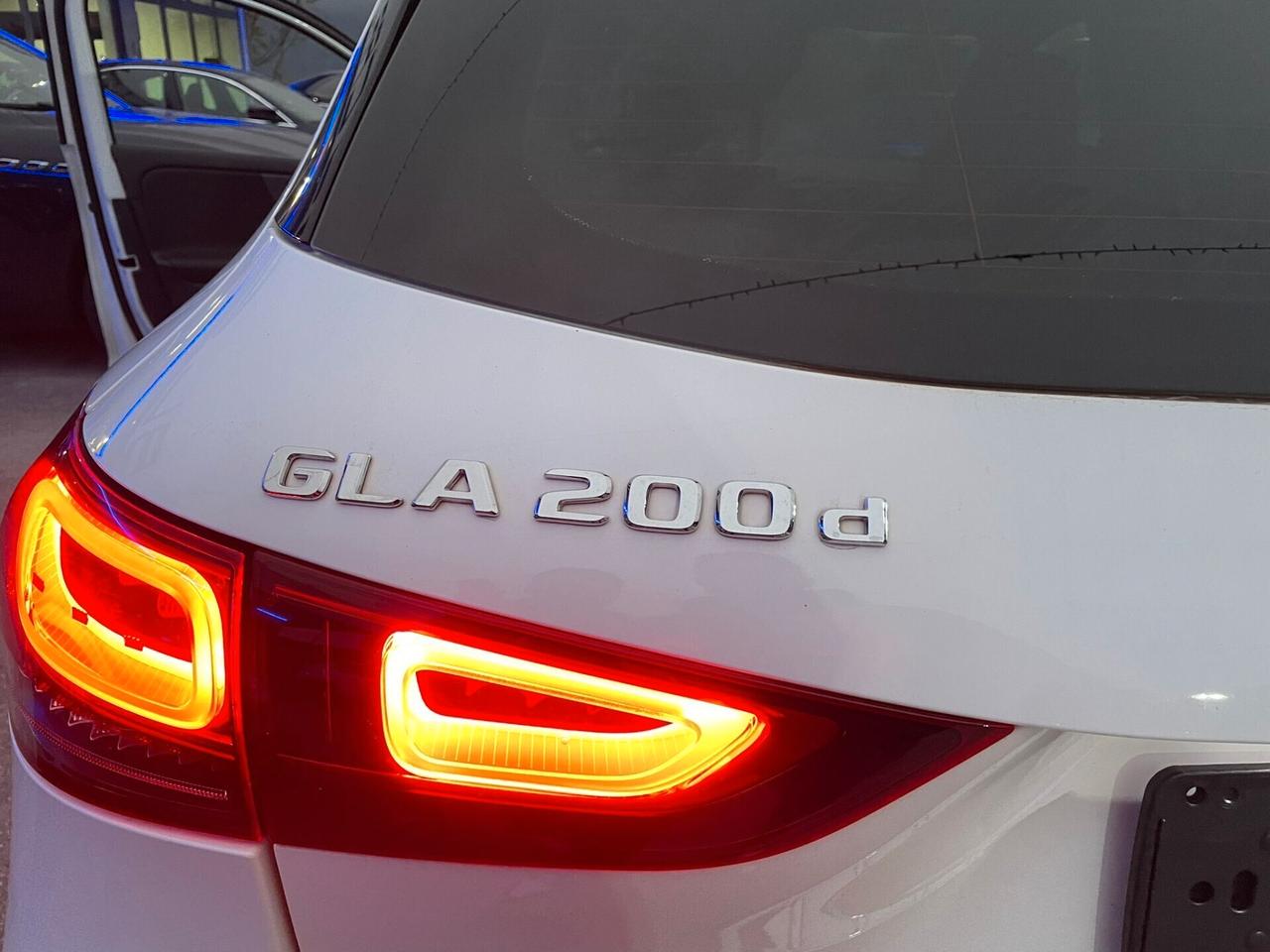 MERCEDES GLA 200d SPORT 150cv AUT