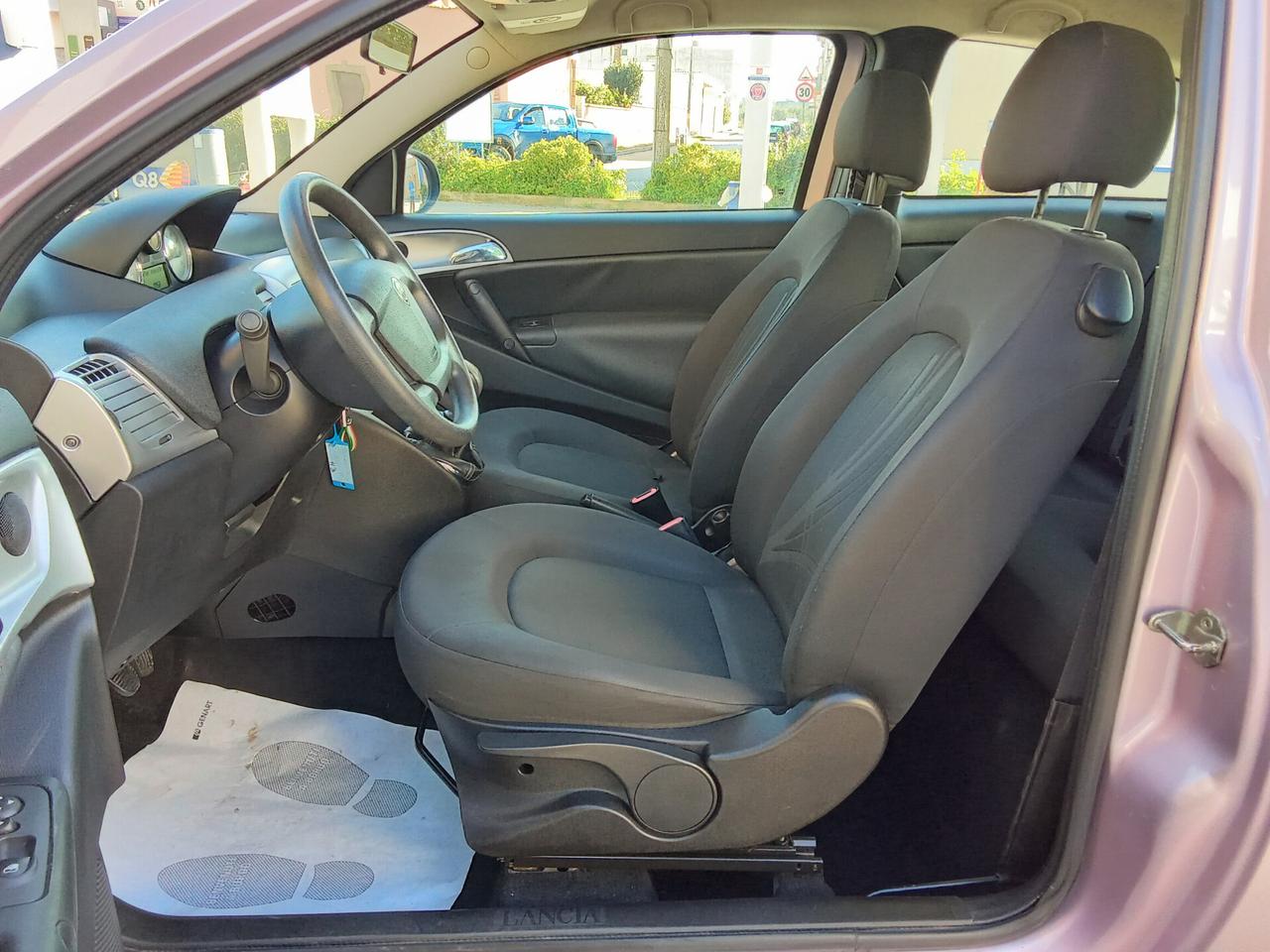 Lancia Ypsilon 1.2 69 CV Unyca