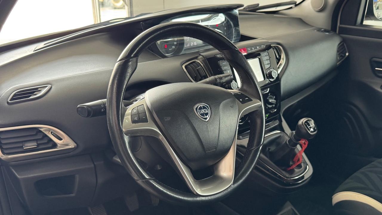 Lancia Ypsilon 0.9 TwinAir 85 CV 5 porte Metano Ecochic Gold