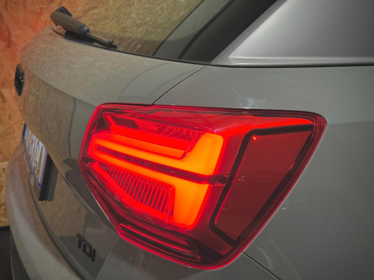 Audi Q2 1.6 TDI S line IDENTITY BLACK