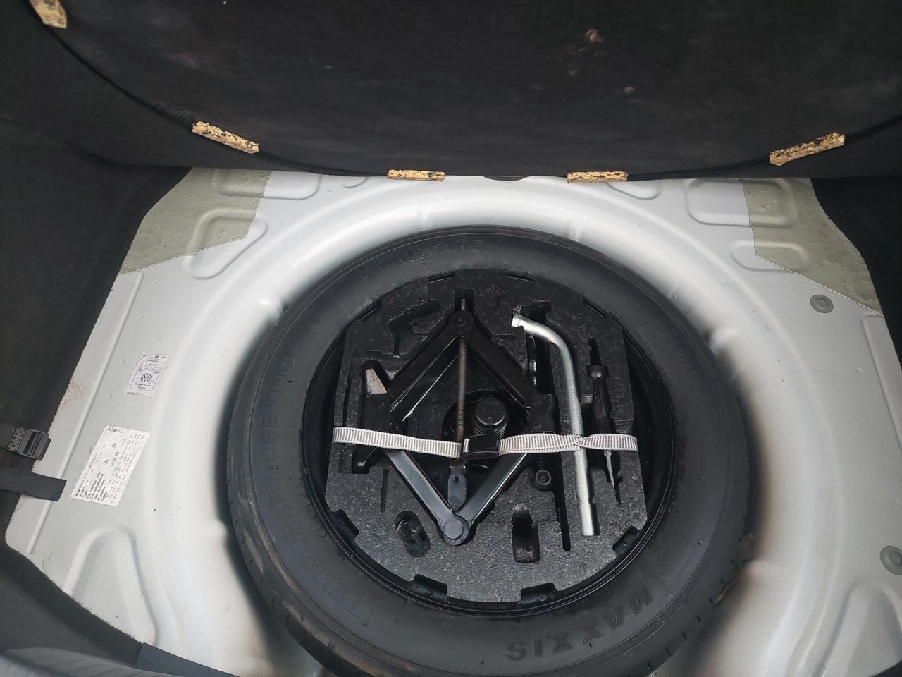 Volkswagen Maggiolino 1.6 TDI Design *NEOPATENTATI*