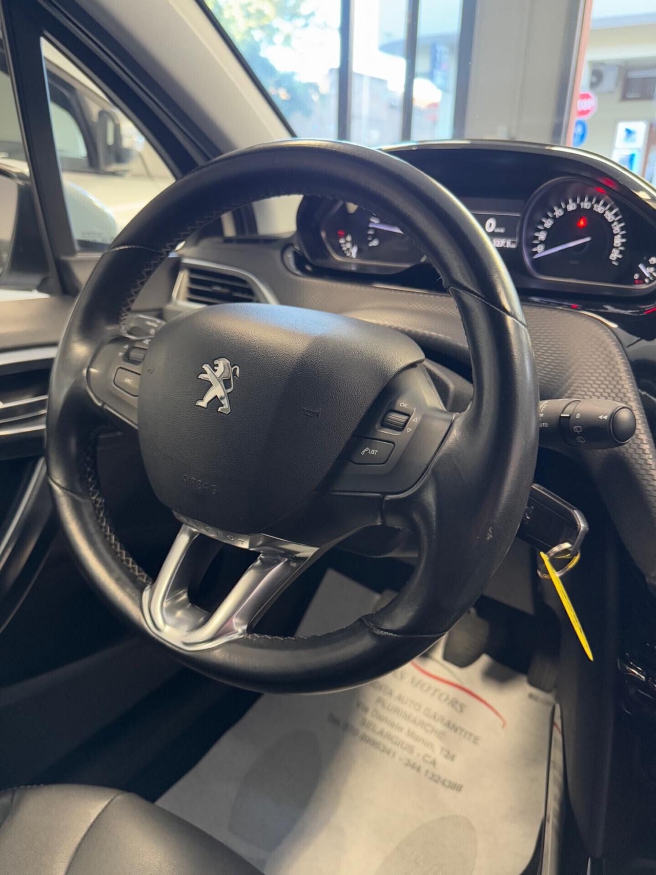 Peugeot 2008 BlueHDi 100 Allure